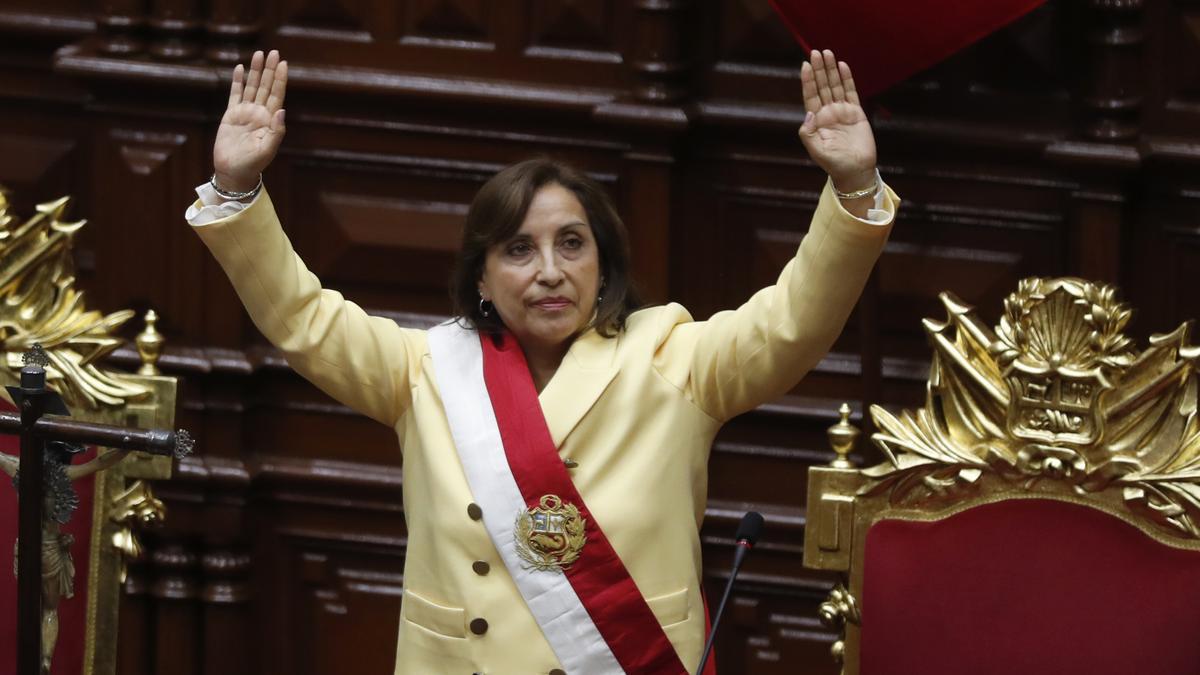 ¿Quién Es Dina Boluarte, La Nueva Presidente De Perú?